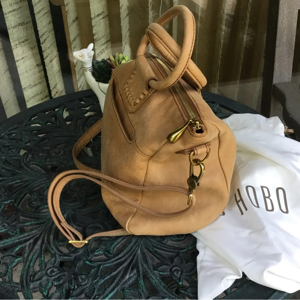 NWOT  HOBO Sheila Medium Leather Satchel
